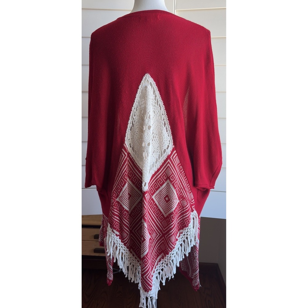 Umgee S/M Red Boho Western Poncho Cardigan Crochet Fringe Aztec Southwestern